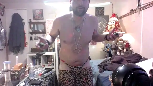 Snapshot of BobbyQ29 chatting on December 15, 8:46 pm BobbyQ29 online show from December 15, 8:46 pm