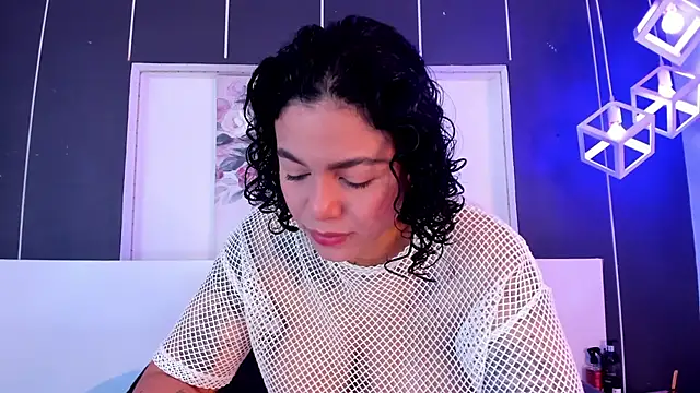 Snapshot of Alexxxholy chatting on January 27, 1:41 pm Alexxxholy online show from January 27, 1:41 pm