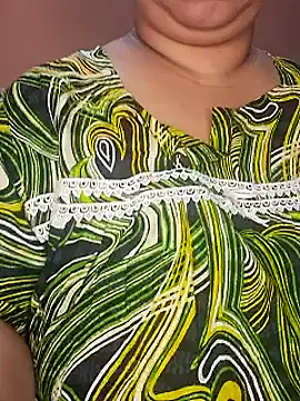 Snapshot of Ravina_patil1 chatting on February 8, 4:25 am Ravina patil1 online show from February 8, 4:25 am