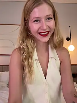 LunaRase online show from January 16, 4:49 am