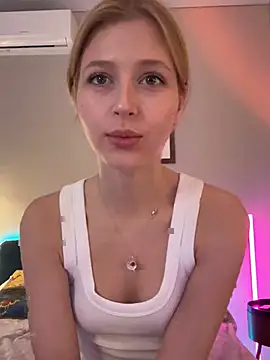 Snapshot of LunaRase chatting on May 22, 12:33 pm LunaRase online show from May 22, 12:33 pm