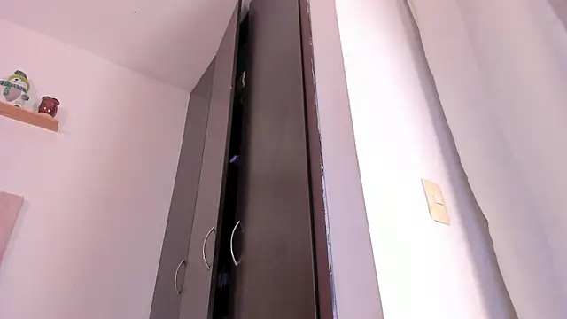 Snapshot of Avaline_Blancx chatting on December 29, 3:22 am Avaline Blancx online show from December 29, 3:22 am