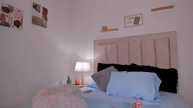 Snapshot of Avaline_Blancx chatting on January 25, 3:09 am Avaline Blancx online show from January 25, 3:09 am