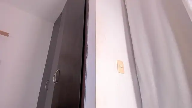 Snapshot of Avaline_Blancx chatting on February 5, 3:23 am Avaline Blancx online show from February 5, 3:23 am