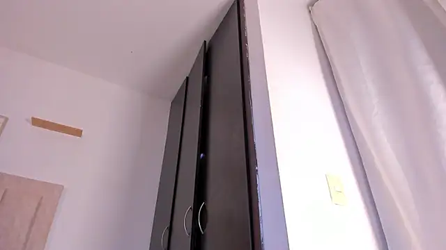 Snapshot of Avaline_Blancx chatting on February 12, 1:52 am Avaline Blancx online show from February 12, 1:52 am