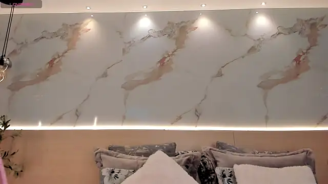 SteffanyBeck online show from April 8, 11:32 am