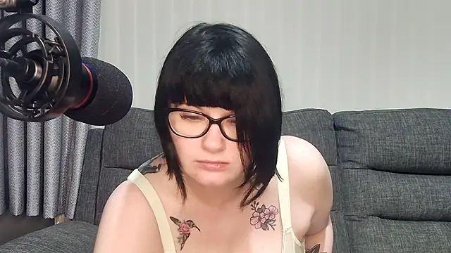 Snapshot of SquirtingIrishShannon chatting on February 3, 7:31 pm SquirtingIrishShannon online show from February 3, 7:31 pm