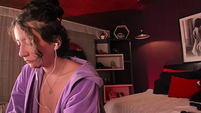 Moony 14 online show from April 15, 12:17 am