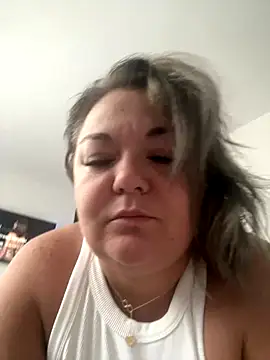 Snapshot of MikyVesela chatting on October 15, 7:41 am MikyVesela online show from October 15, 7:41 am