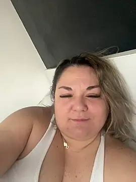 Snapshot of MikyVesela chatting on April 10, 7:35 am MikyVesela online show from April 10, 7:35 am