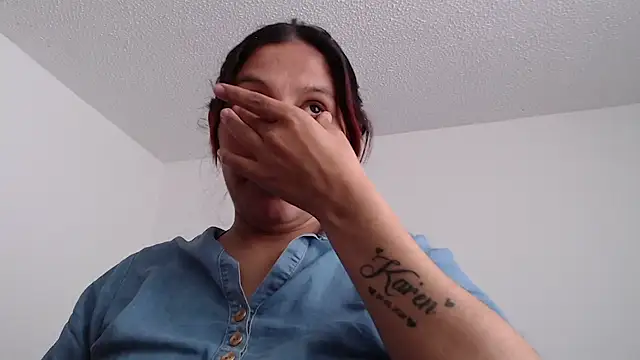 Snapshot of Ashley_A chatting on January 21, 7:17 pm Ashley A online show from January 21, 7:17 pm