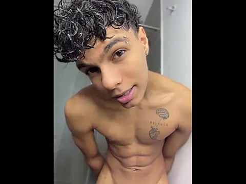 james dreams  online show from May 15, 11:45 pm