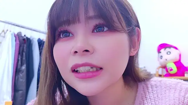 Snapshot of Megu_Melon chatting on December 13, 10:08 am Megu Melon online show from December 13, 10:08 am