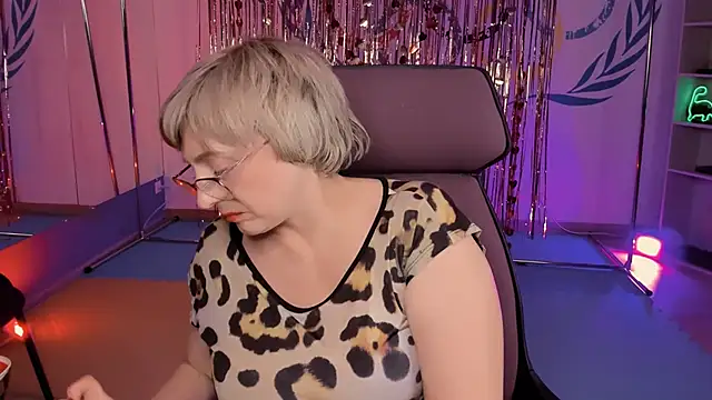 sugar vivien online show from February 28, 7:25 pm