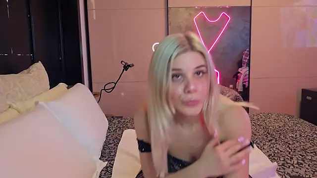 LeylaRosse online show from February 5, 9:36 am