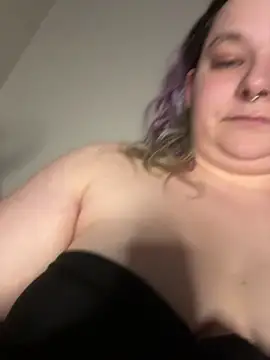 Snapshot of kitten0760 chatting on May 24, 1:43 am kitten0760 online show from May 24, 1:43 am