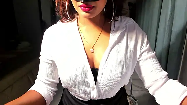 Bad Girl Kayra69 online show from January 13, 7:30 pm