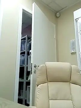 FantasyMichelle online show from December 18, 3:11 pm