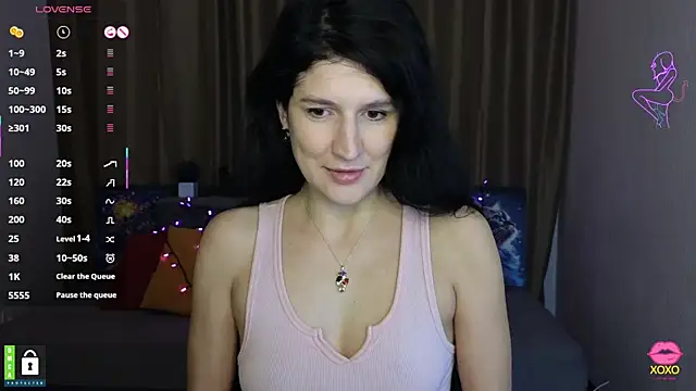 Alianna Solo Kisses online show from March 6, 6:30 am