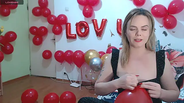 hotmilf4uxxx online show from February 14, 11:51 am