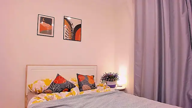 Melanie Angel online show from February 8, 5:50 pm