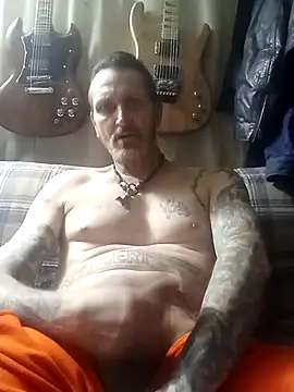 Snapshot of 2Hot2gether69 chatting on March 6, 9:14 am 2Hot2gether69 online show from March 6, 9:14 am