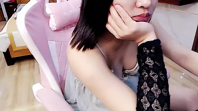 Snapshot of phuong-anh1709 chatting on December 4, 3:54 pm phuong-anh1709 online show from December 4, 3:54 pm