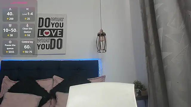 Alisteresa  online show from January 18, 7:15 pm