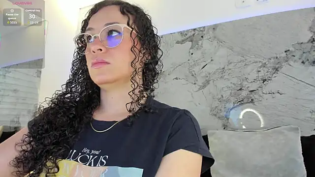 LIZ HOLMES online show from December 18, 12:00 pm