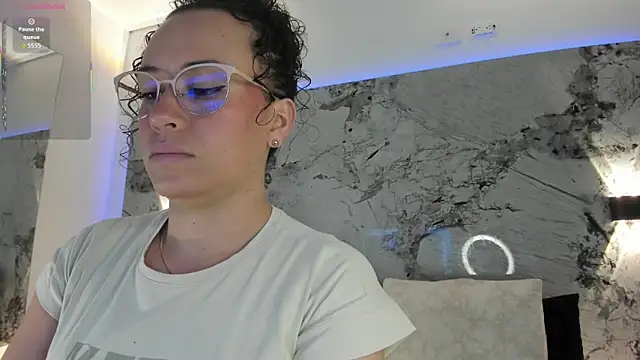 LIZ HOLMES online show from December 22, 10:45 am