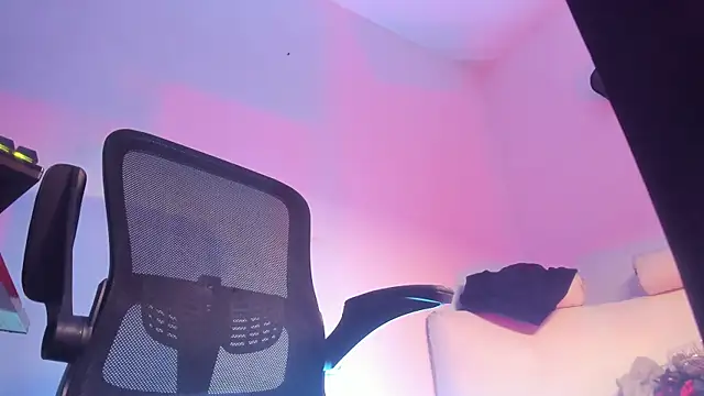 s sven03 online show from December 3, 12:18 am