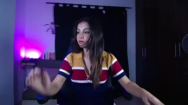 Snapshot of medusa_025 chatting on December 18, 5:37 am medusa 025 online show from December 18, 5:37 am