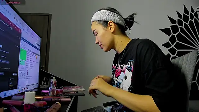 Snapshot of Rubi_Sky chatting on March 8, 4:56 am Rubi Sky online show from March 8, 4:56 am