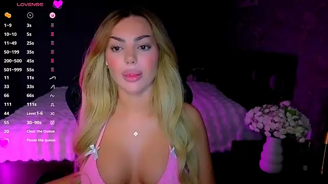 babyleilaa online show from April 15, 8:42 pm