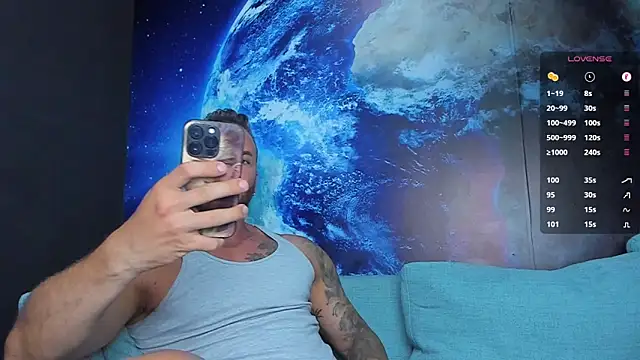 Snapshot of delessandro_world chatting on February 19, 10:17 pm delessandro world online show from February 19, 10:17 pm