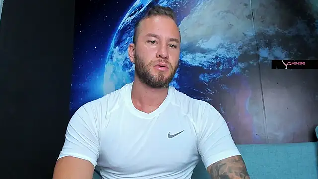 Snapshot of delessandro_world chatting on February 21, 10:00 pm delessandro world online show from February 21, 10:00 pm