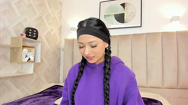 Anniie Queen online show from May 15, 3:35 am