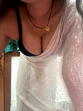 Snapshot of AASHI66 chatting on November 1, 5:26 pm AASHI66 online show from November 1, 5:26 pm