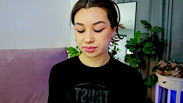 divetagrace online show from February 9, 7:29 pm