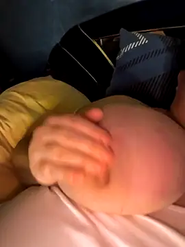 Snapshot of poussychats chatting on October 2, 8:27 pm poussychats online show from October 2, 8:27 pm