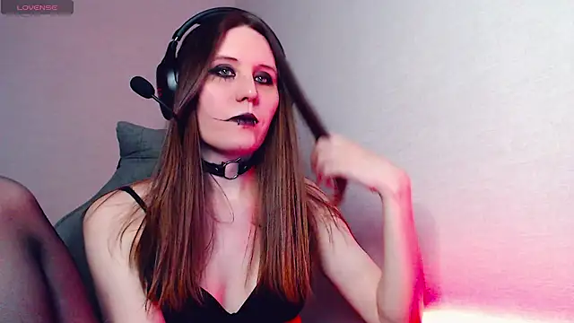 Snapshot of tracy_cooper chatting on February 11, 5:05 am tracy cooper online show from February 11, 5:05 am