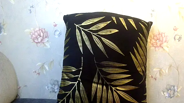 Snapshot of binisa_45 chatting on December 11, 10:38 pm binisa 45 online show from December 11, 10:38 pm