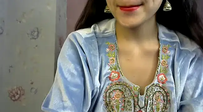 Snapshot of binisa_45 chatting on January 4, 10:49 am binisa 45 online show from January 4, 10:49 am
