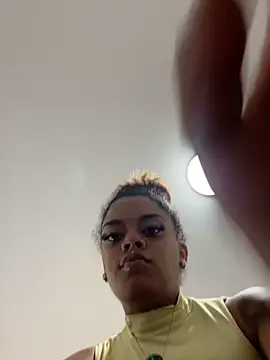 ladyrd1 online show from May 20, 12:44 pm