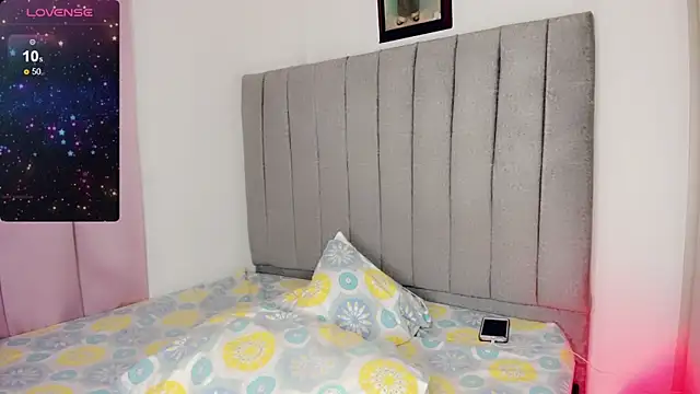 Jimmenna  online show from February 2, 9:30 am