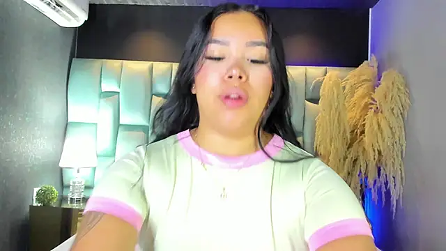 Snapshot of MarianaGarciaa__ chatting on April 18, 7:29 pm MarianaGarciaa online show from April 18, 7:29 pm