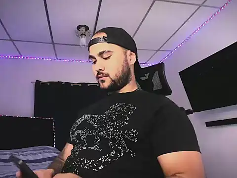 Sebas-hott online show from February 14, 11:45 pm