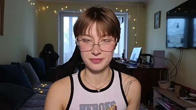 MalvinaBlum online show from December 18, 3:23 am