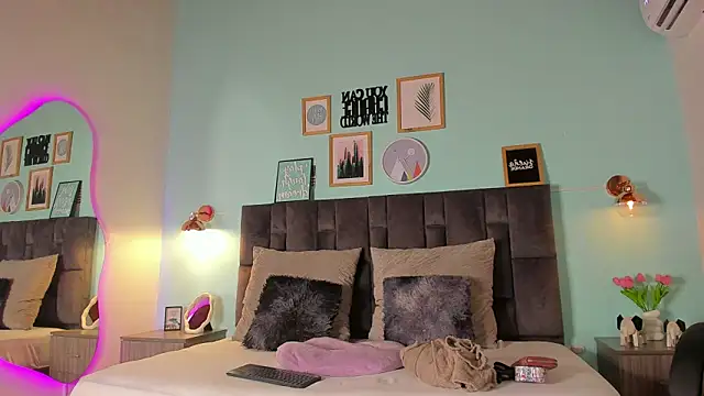 alaia-rogers online show from February 26, 6:54 pm