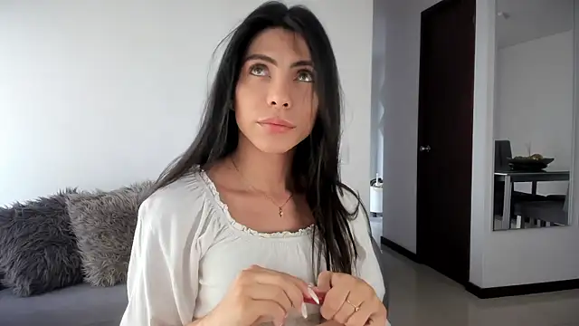 angelturned001 online show from April 16, 7:03 pm